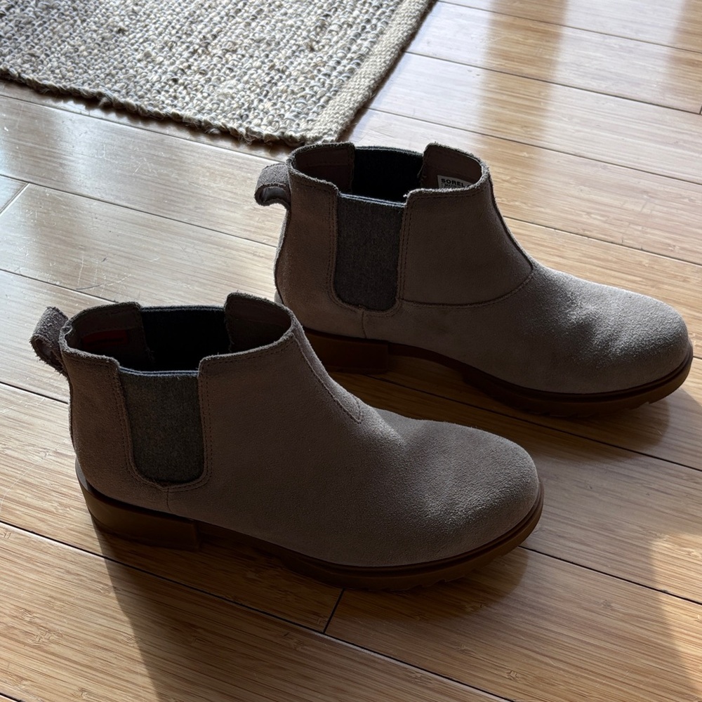 Sorel Women’s Waterproof Chelsea Boots